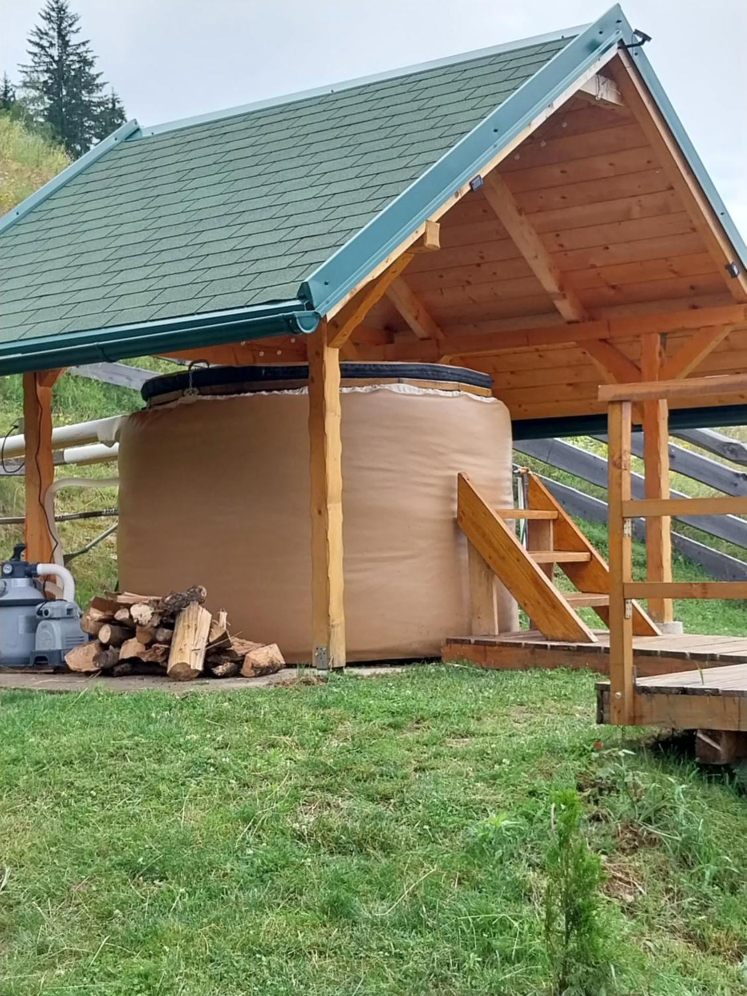 Glamping Hisice Orlic Hotell Muta Exteriör bild